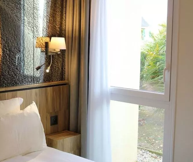 Отель Le Saintaubert