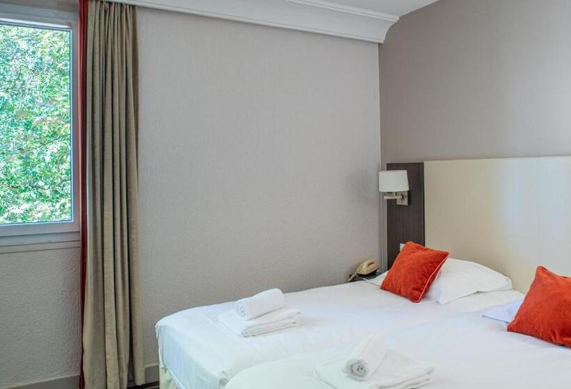 Отель Logis Hôtels Hôtel Et Restaurant Domaine De Fompeyre