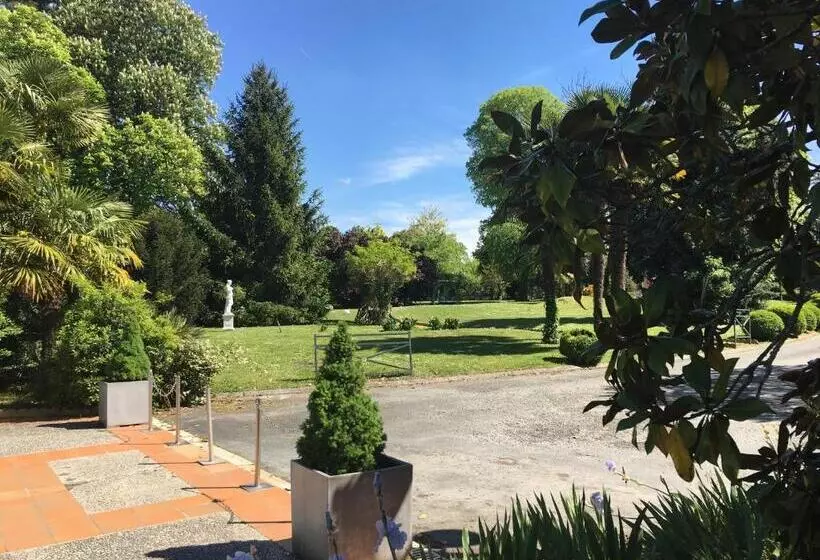 ホテル Logis Hôtels Hôtel Et Restaurant Domaine De Fompeyre