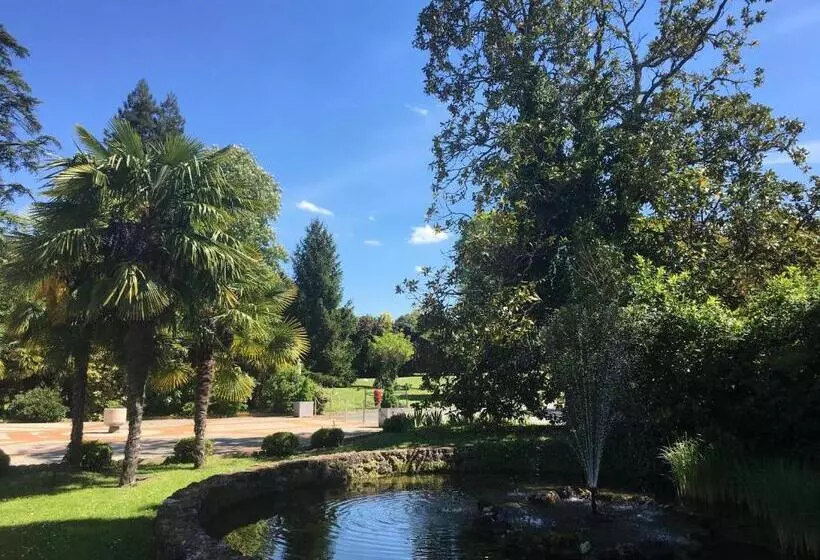 ホテル Logis Hôtels Hôtel Et Restaurant Domaine De Fompeyre