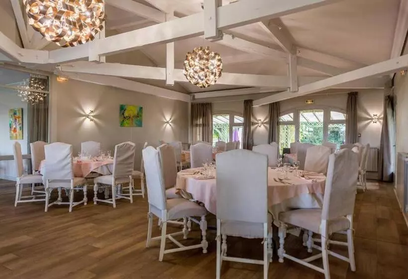 ホテル Logis Hôtels Hôtel Et Restaurant Domaine De Fompeyre