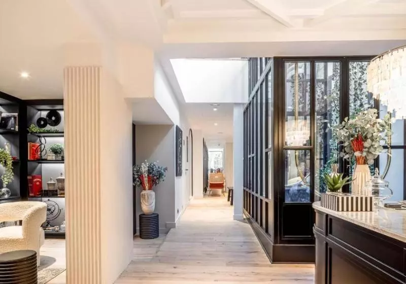 هتل Maisons Du Monde Hôtel & Suites   La Rochelle Vieux Port