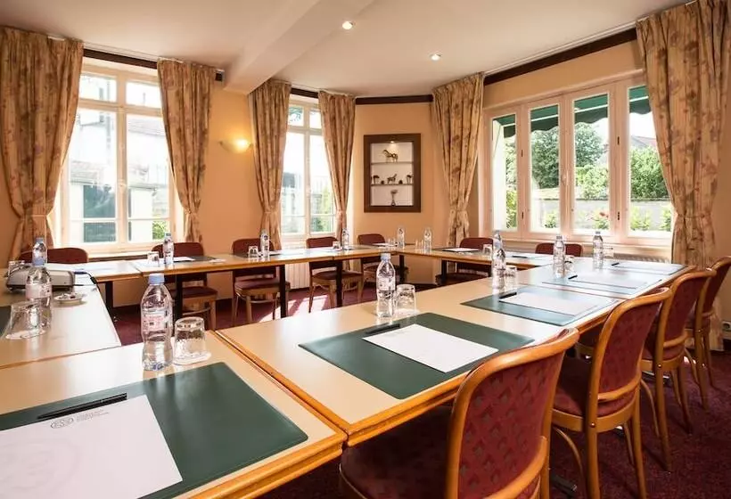 호텔 Hôtel & Restaurant Le Relais D Aumale