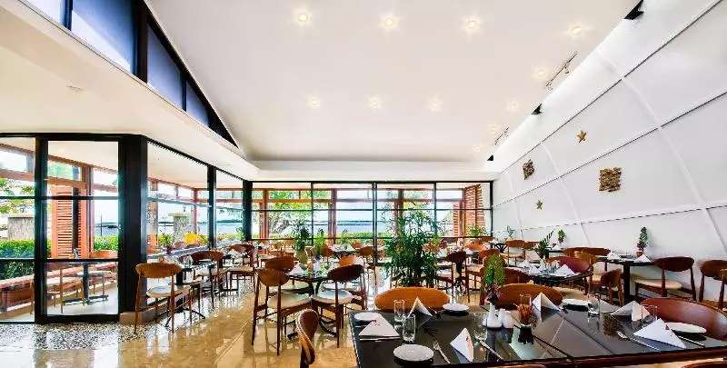 Hotel Tanoa Waterfront