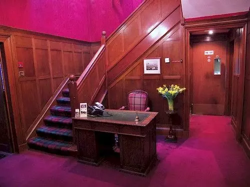 Отель Braemar Lodge