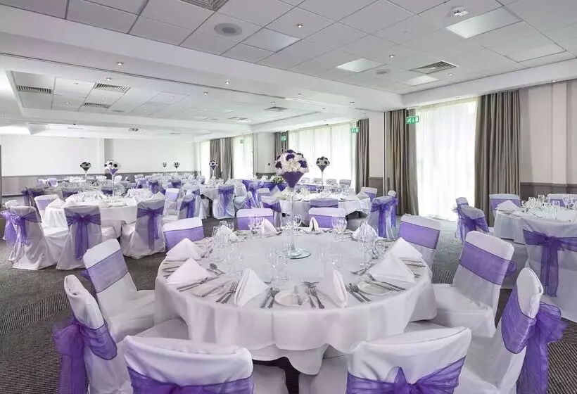 فندق Doubletree By Hilton  Bristol North