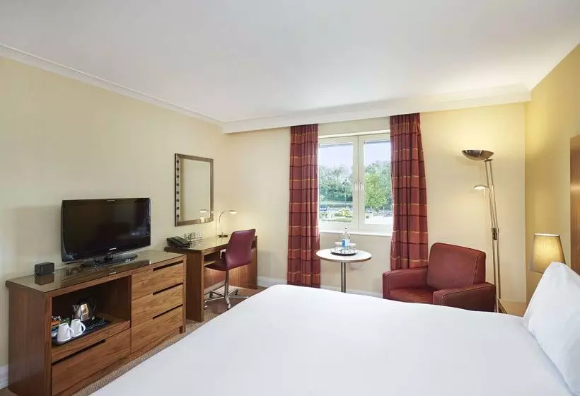 فندق Doubletree By Hilton  Bristol North