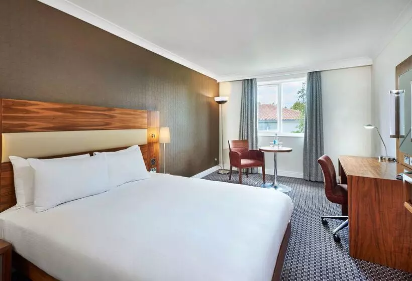 فندق Doubletree By Hilton  Bristol North
