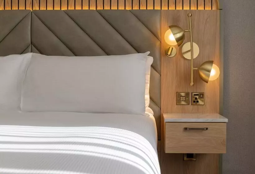 فندق Doubletree By Hilton  Bristol North