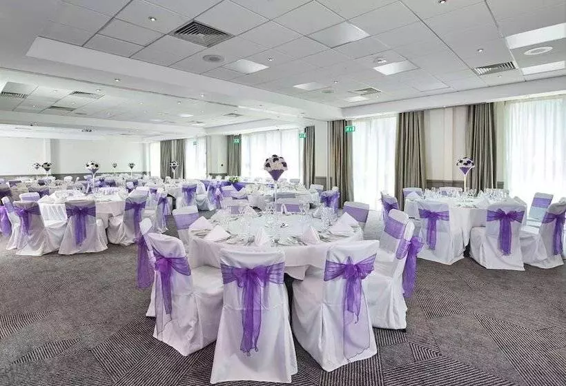 فندق Doubletree By Hilton  Bristol North