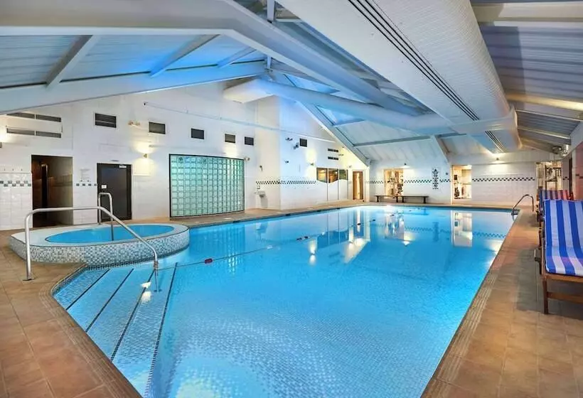 فندق Doubletree By Hilton  Bristol North