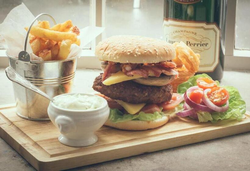 فندق George & Dragon