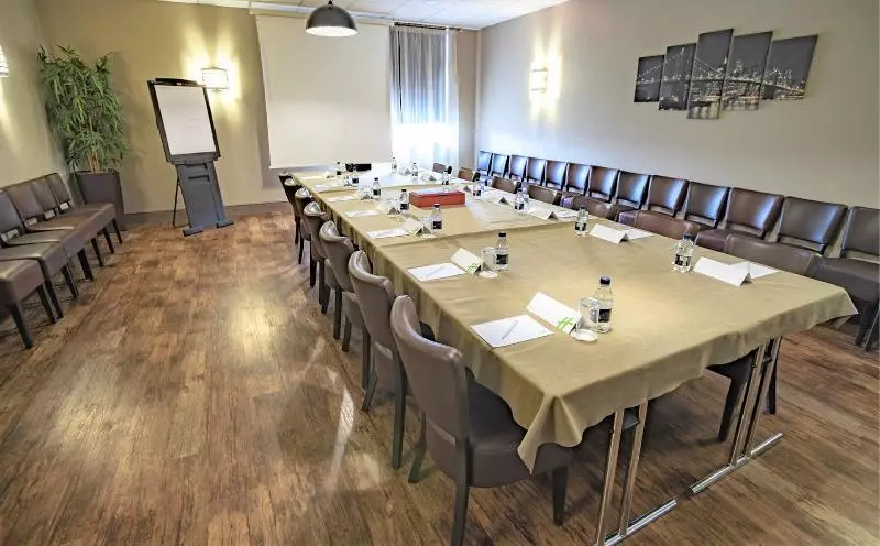 Отель Holiday Inn Kenilworth   Warwick, An Ihg