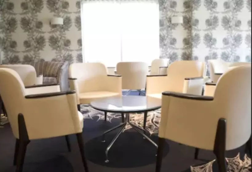 Отель Kingsmills