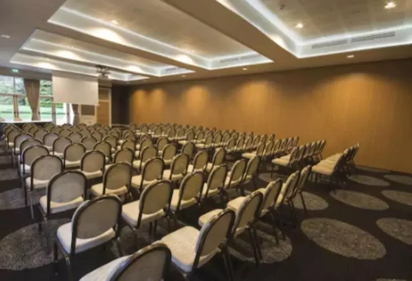 Отель Kingsmills