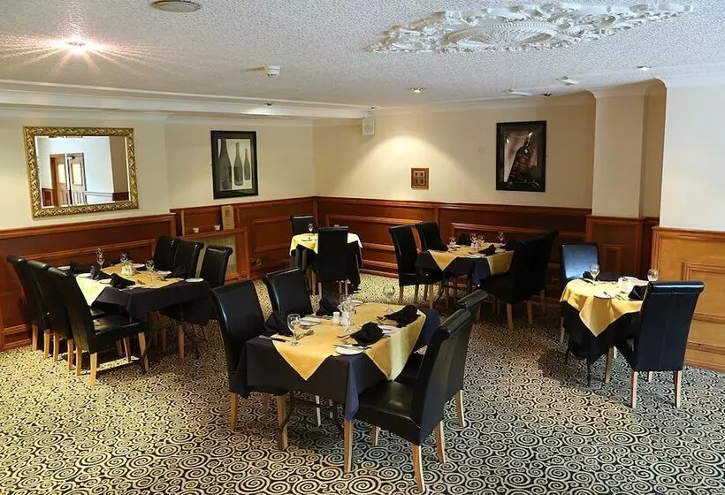 فندق Maes Manor Country