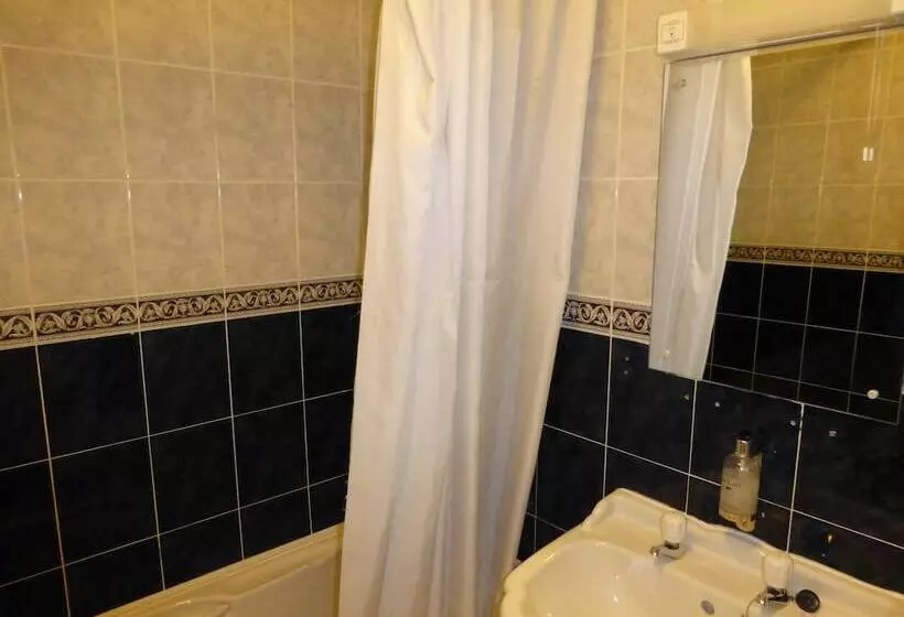 فندق Maes Manor Country