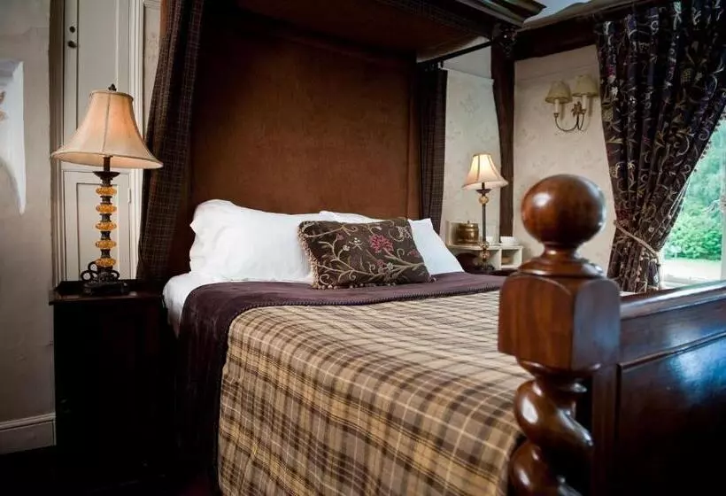 Отель Ravenwood Hall