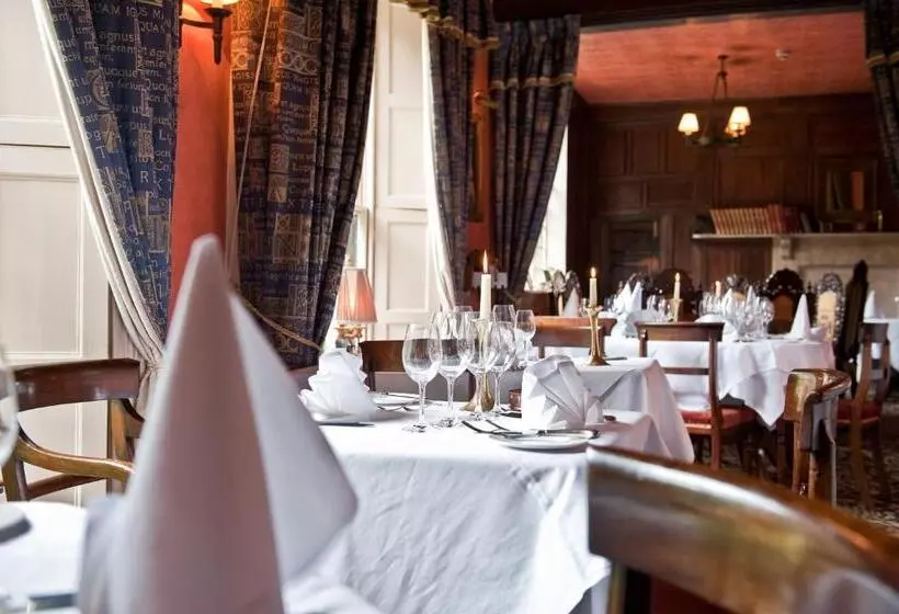 Отель Ravenwood Hall