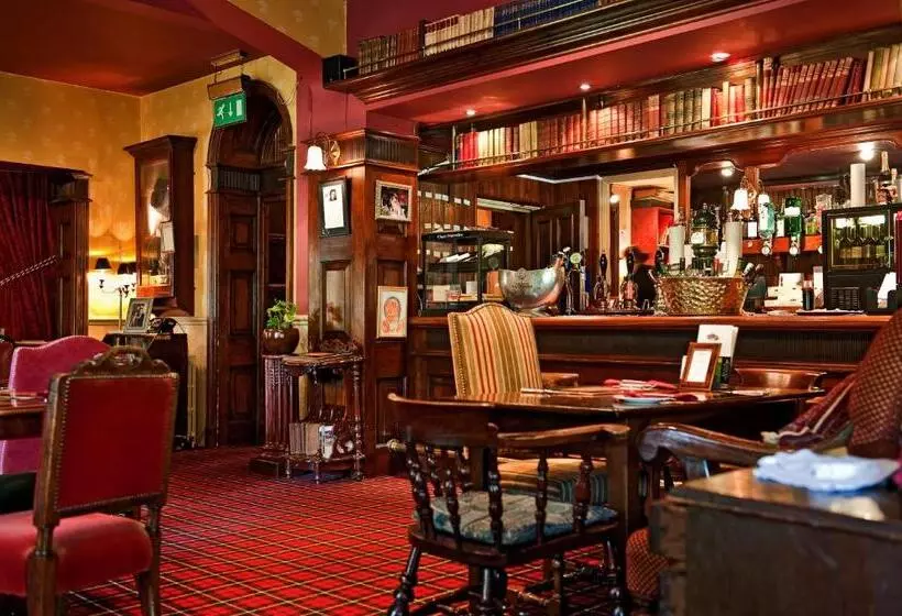 Отель Ravenwood Hall