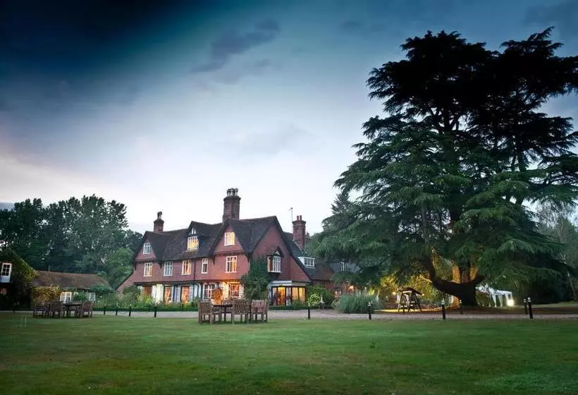 Отель Ravenwood Hall