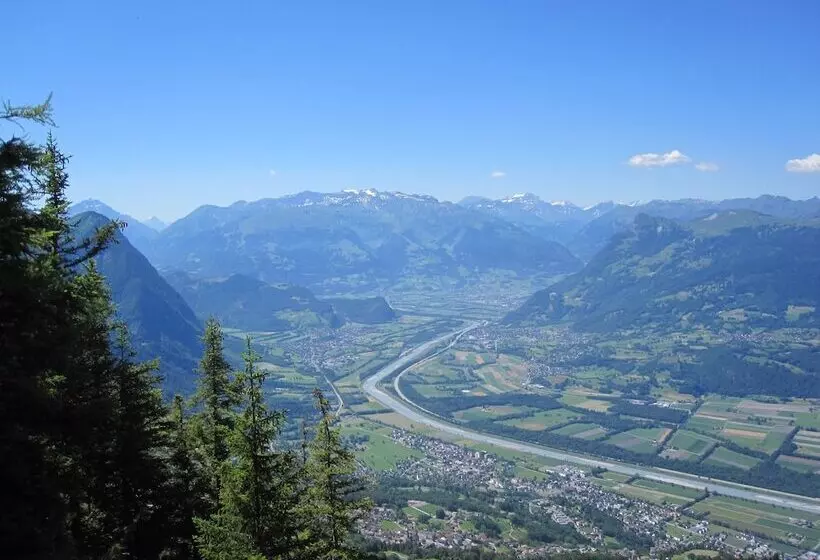 בית מלון כפרי Schatzmann