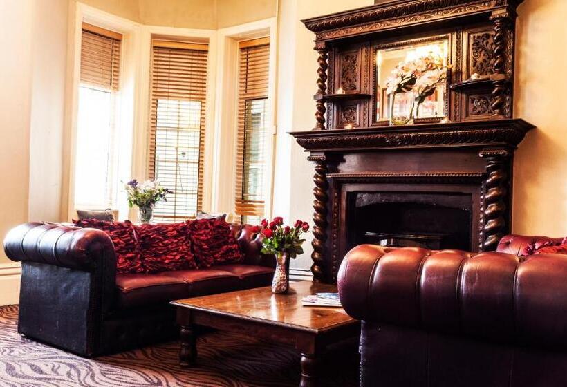 فندق Stradey Park