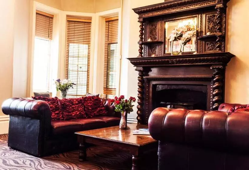 ホテル Stradey Park