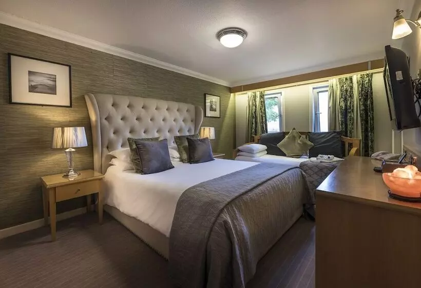 ホテル Stradey Park