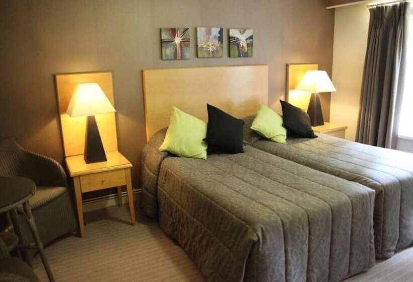 فندق Stradey Park