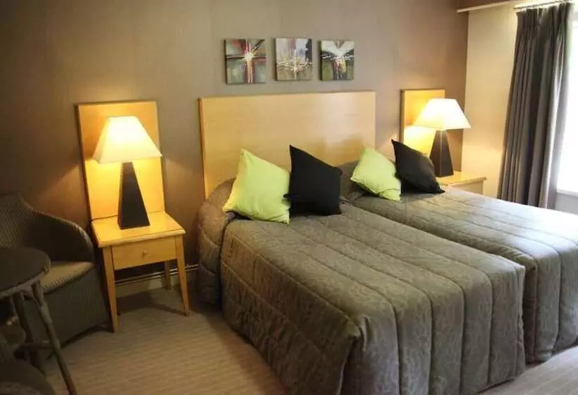 ホテル Stradey Park