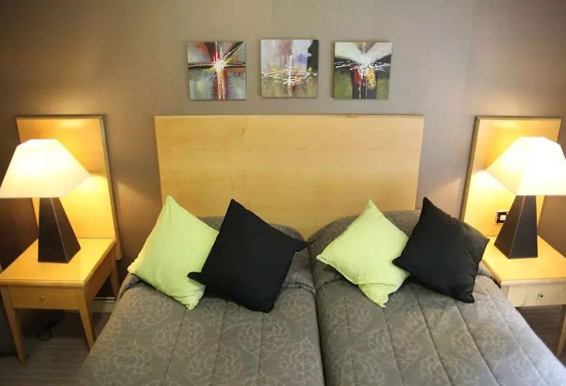 ホテル Stradey Park