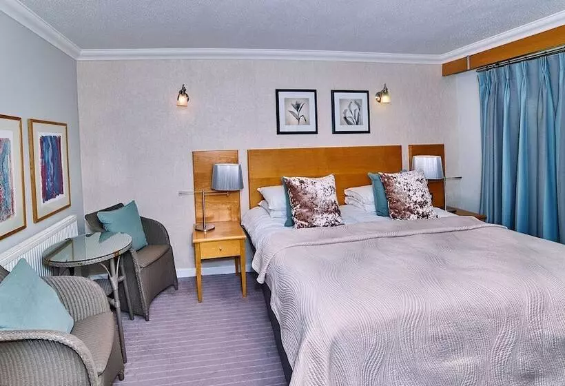 ホテル Stradey Park