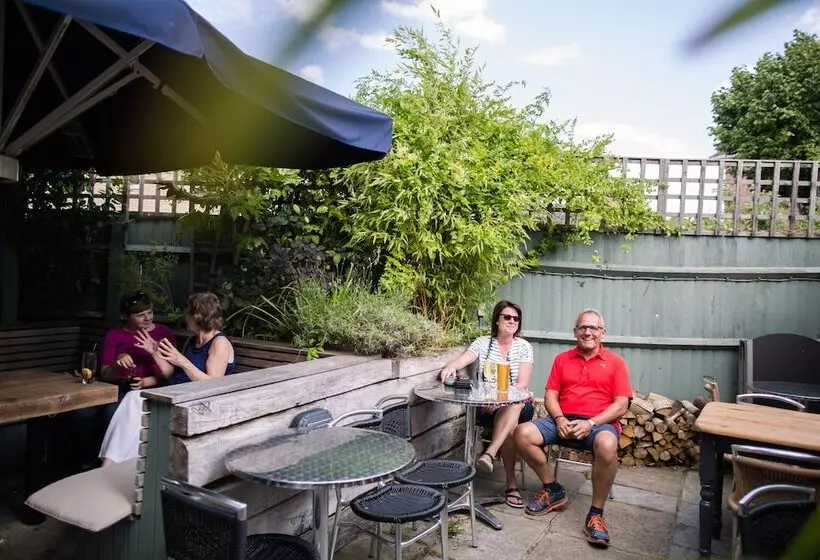 فندق The Millers Arms Inn