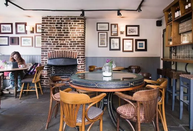 فندق The Millers Arms Inn