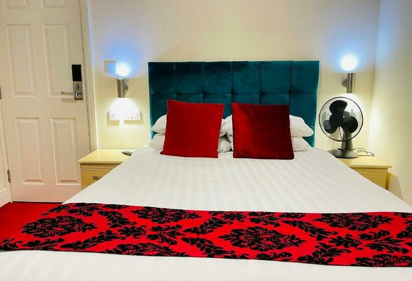 فندق Trivelles Park