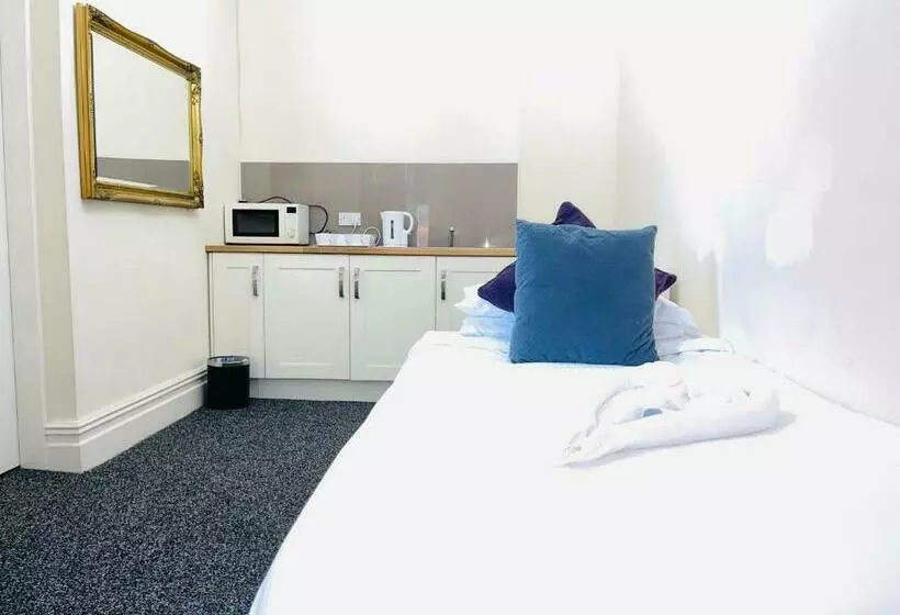 Hotel Trivelles Park