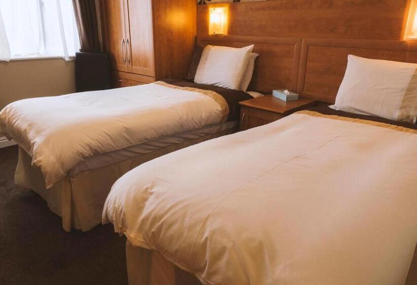 فندق Trivelles Park