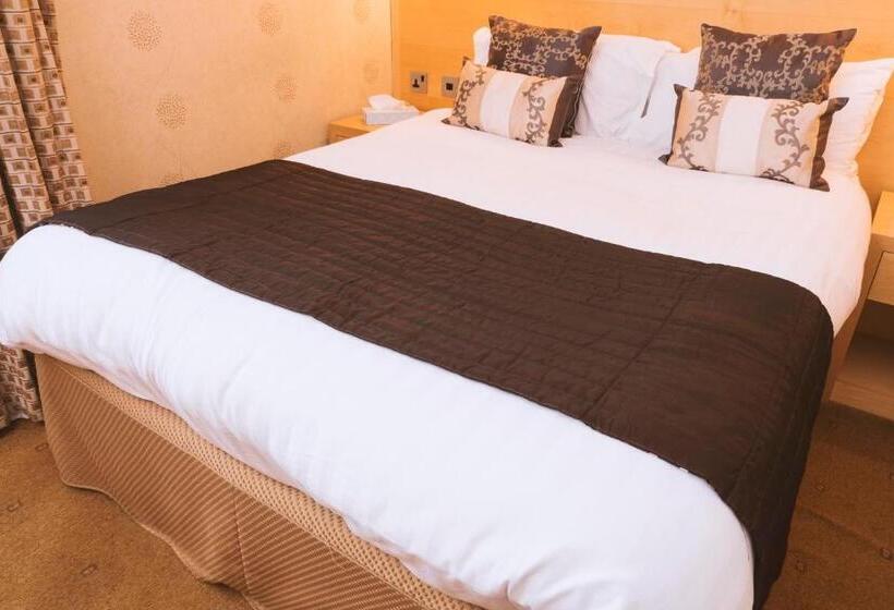 فندق Trivelles Park