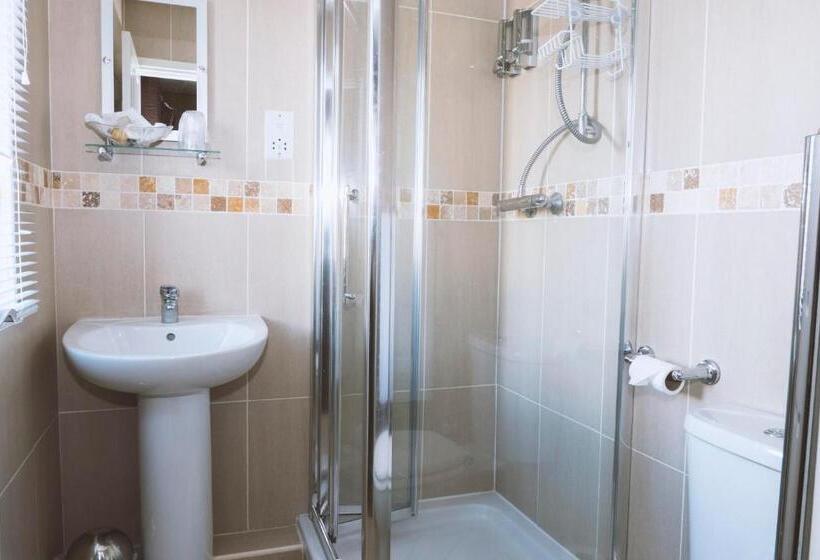 فندق Trivelles Park