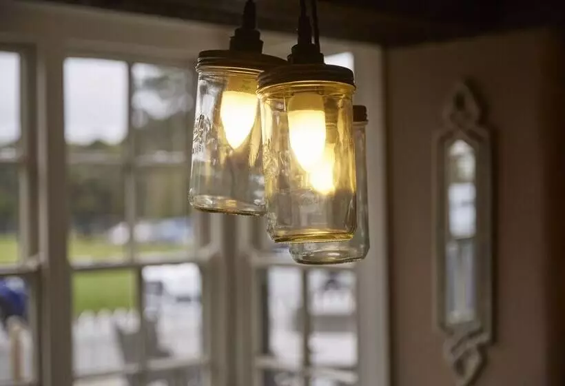 فندق Two Brewers By Chef & Brewer Collection