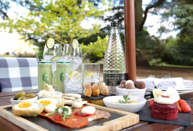 Hotel West Lodge Park