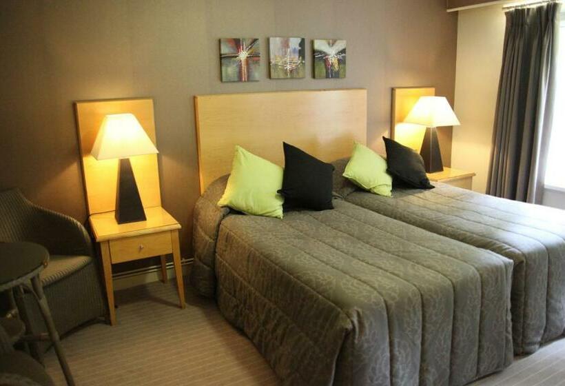 فندق Stradey Park