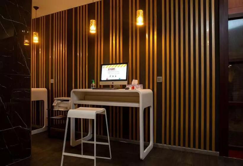 ホテル Accra City