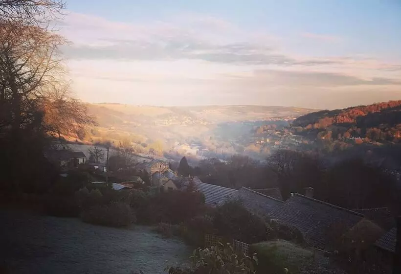 فندق Burleigh Court