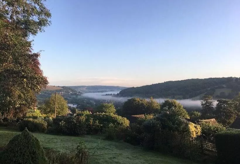 فندق Burleigh Court