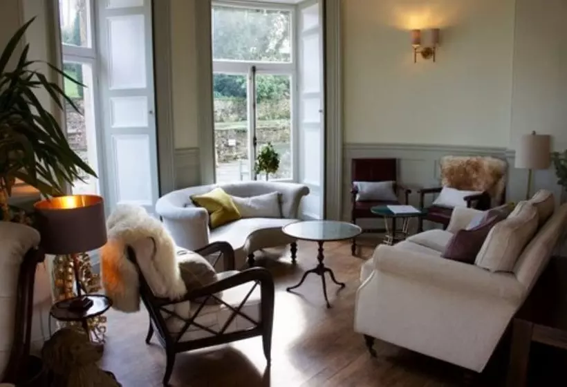 فندق Burleigh Court