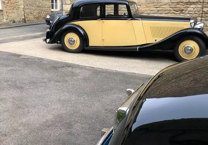 فندق Candlesticks