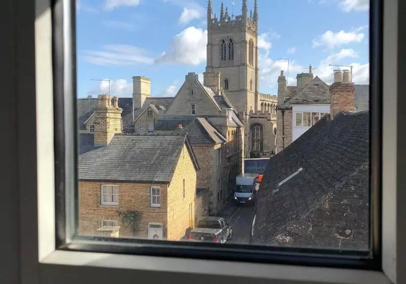 فندق Candlesticks