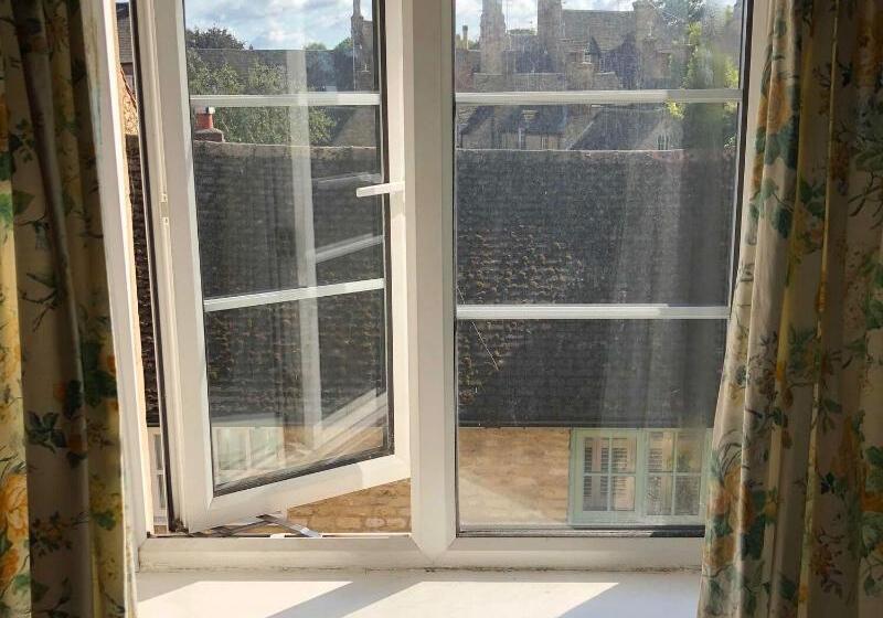 Отель Candlesticks